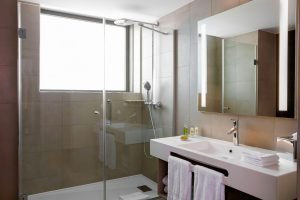 Hilton Garden Inn Bordeaux Gare - Suite Junior avec Terrasse - Salle de Bain