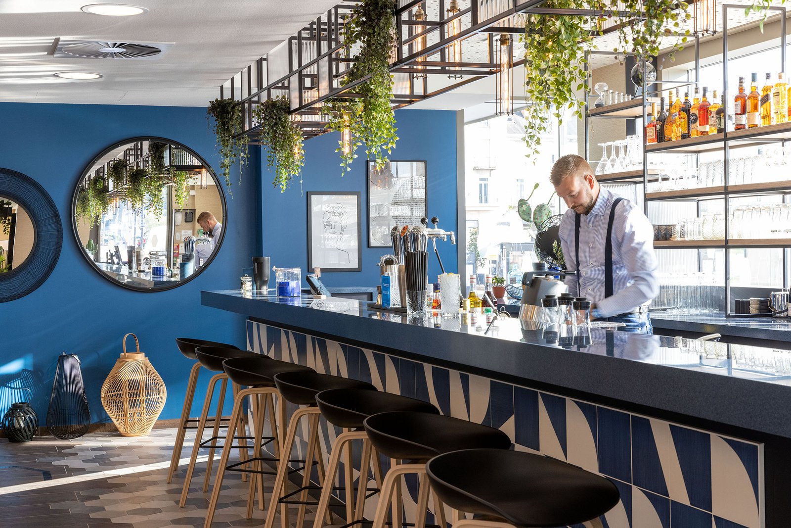 Lobby Bar - Hampton by Hilton Tours Centre